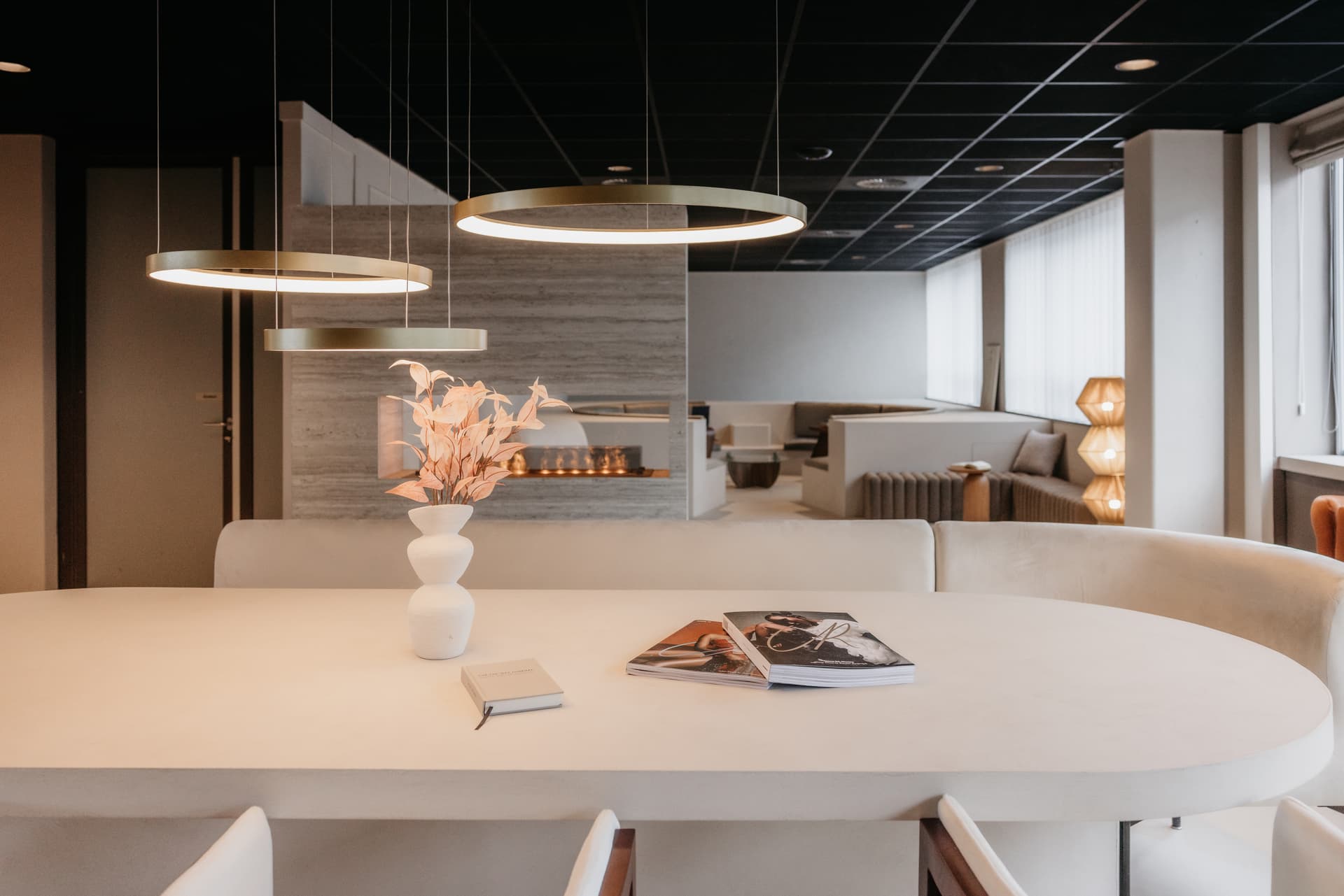 Elevisíon workspace interior